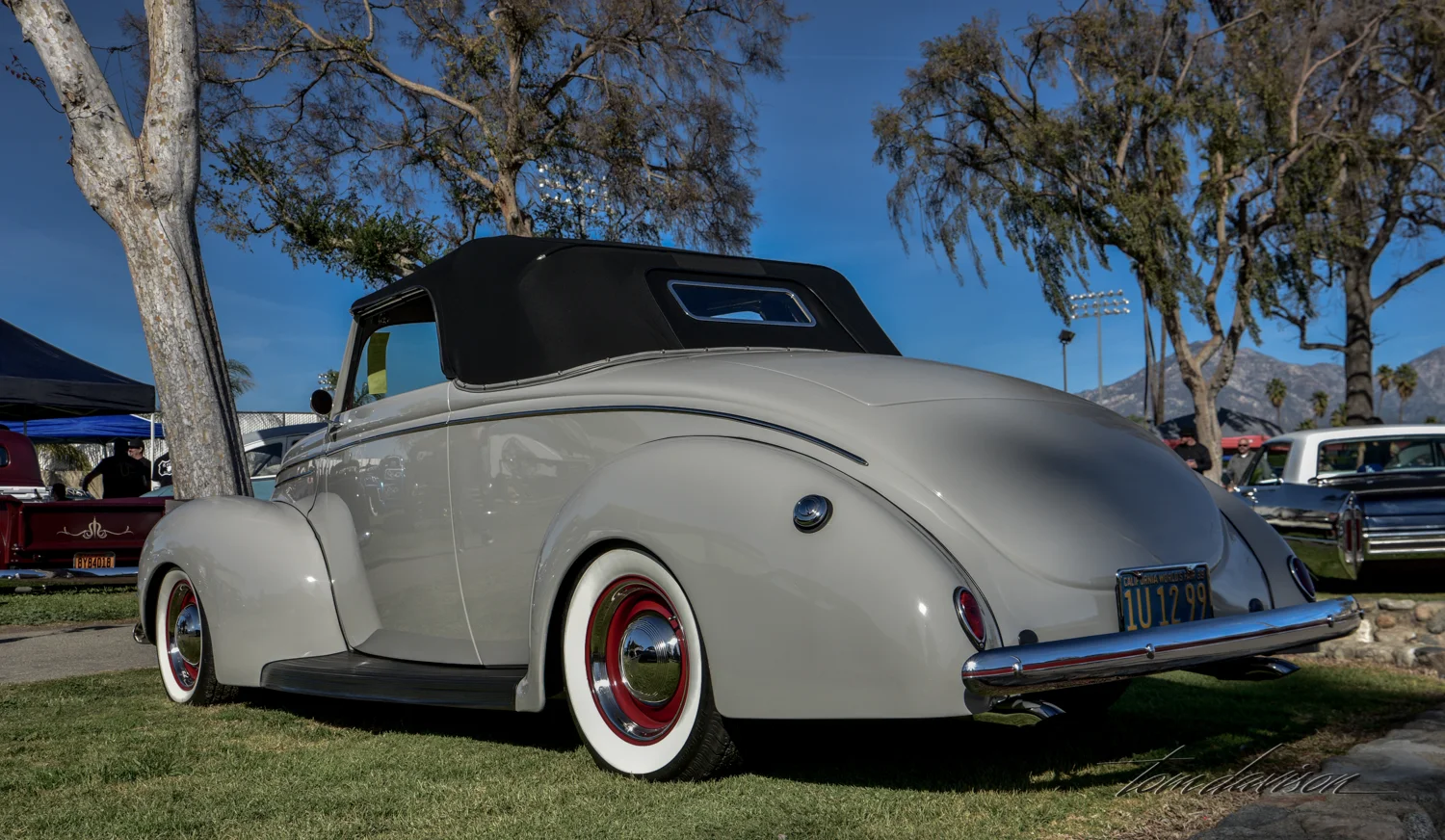 1940 Ford convertible.