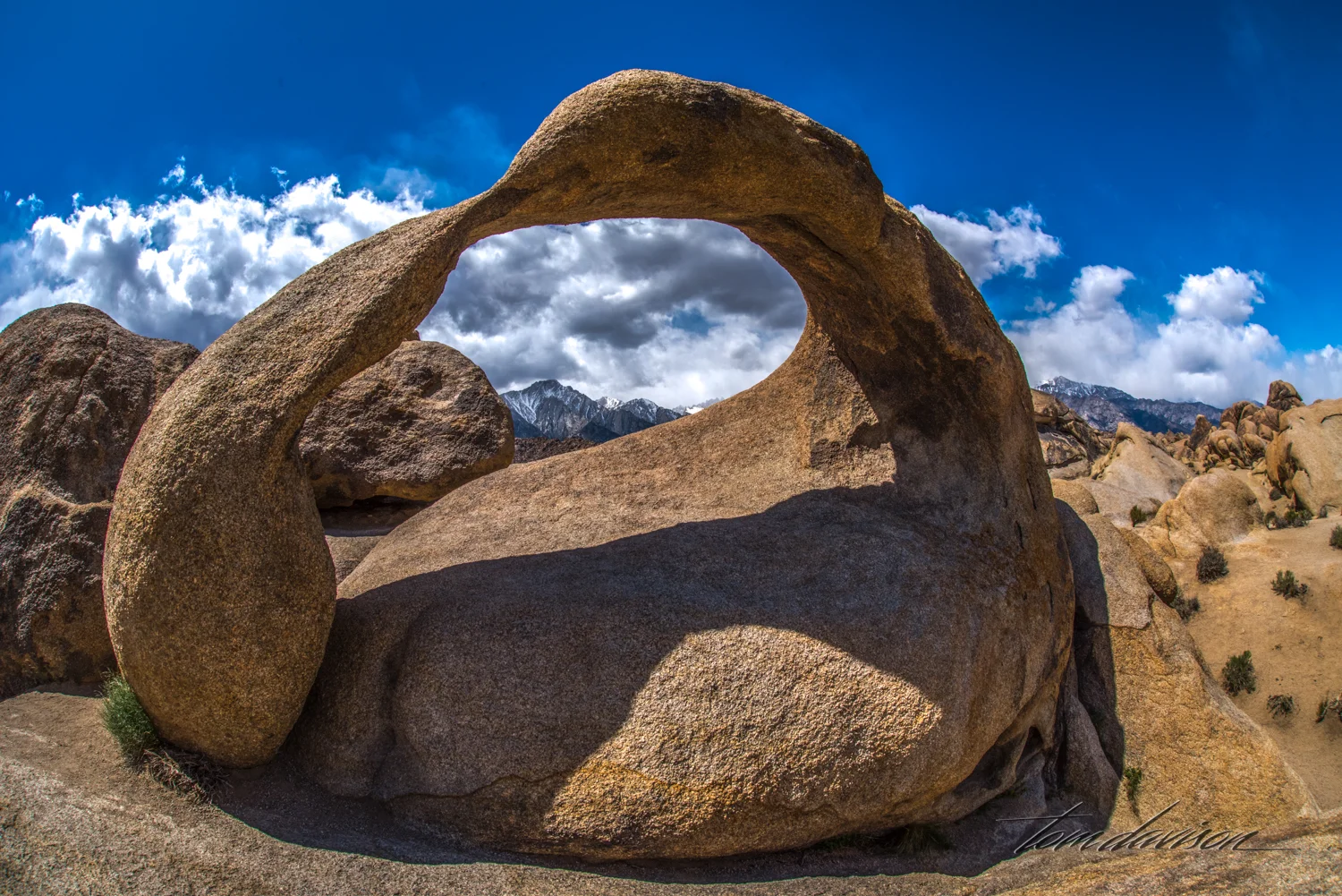 Mobius Arch gets a shadow once the sun starts tracking toward the west (Sierra side).
