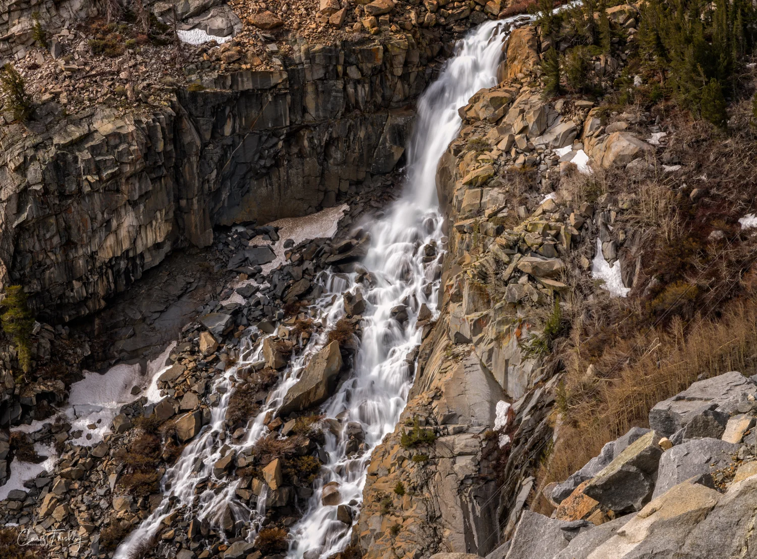 This is a huge waterfall! You can hear from miles away.