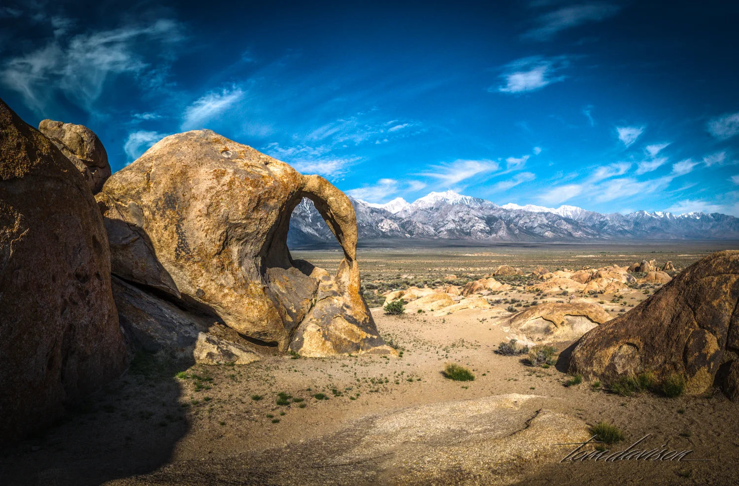 Cyclops Arch in Alabama Hills.
