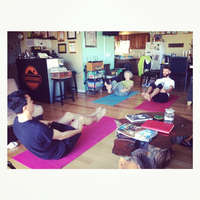 Morning #yoga led by guest at #camelbackpackers #phoenix #hostel! Photo by @ally_thibault #stretch #travelhealthy #livehealthy