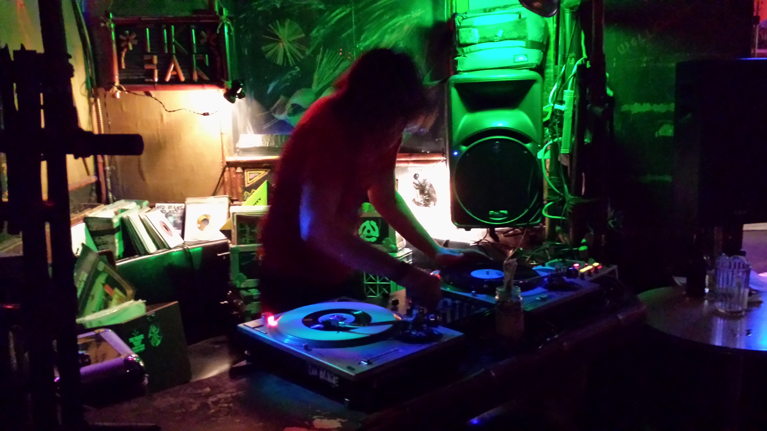 DJentrification with two turntables and a microphone. Classic.