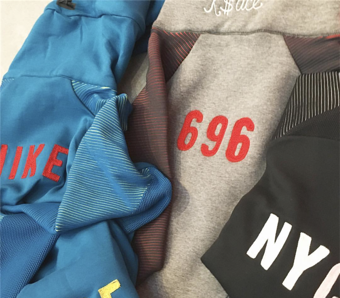 NIKE TECH FLEECE