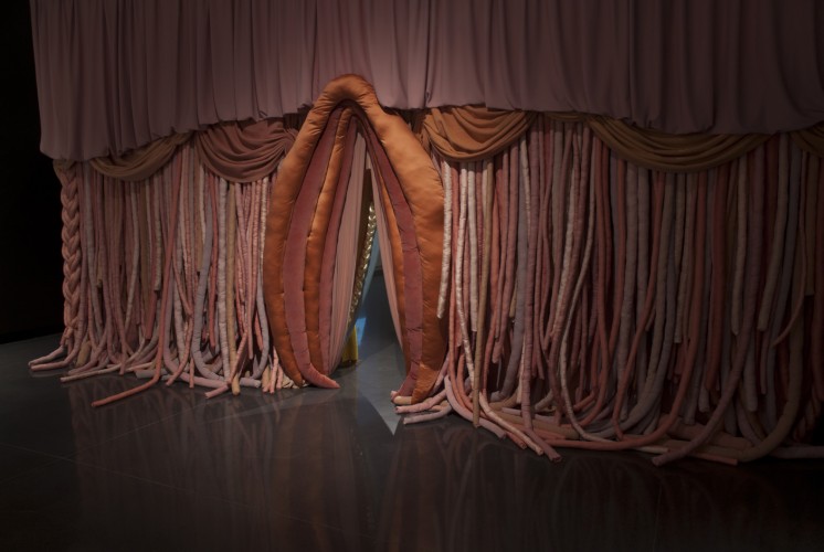 Installation-Views-Laura-Shill-016-746x500.jpg