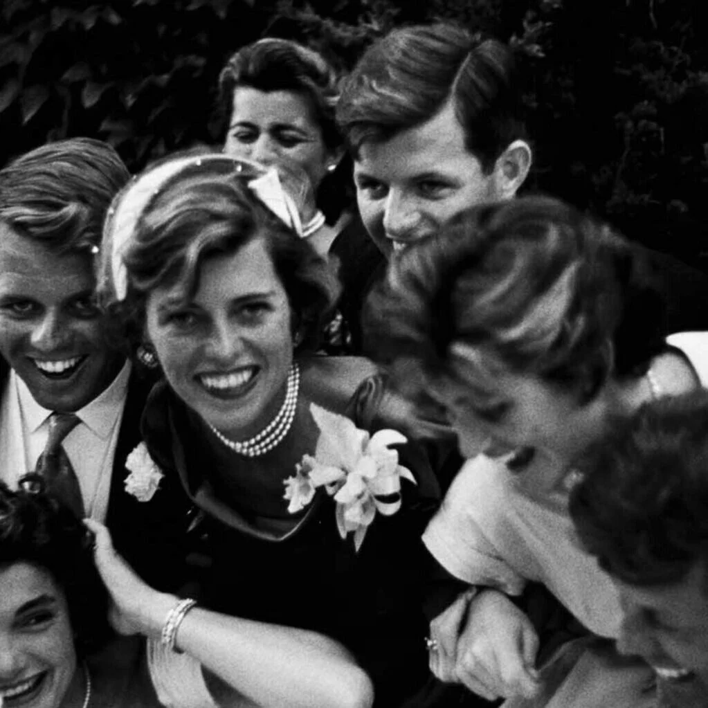 JFK-wedding%2Bgroup%2Bselfie.jpg