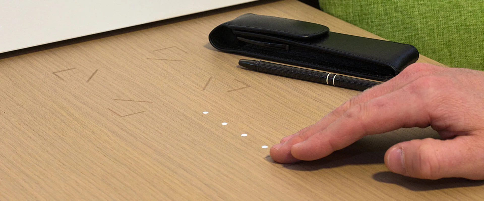 loxone-touch-surface-photo1@2k.jpg