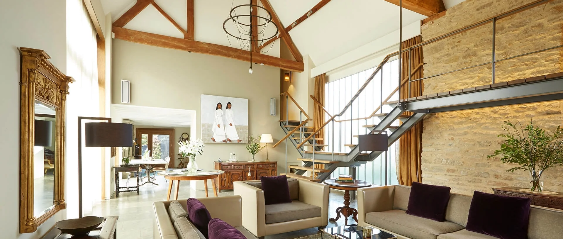 EN_CS_Photo_Whistlers-Barn_Lounge-area.jpg