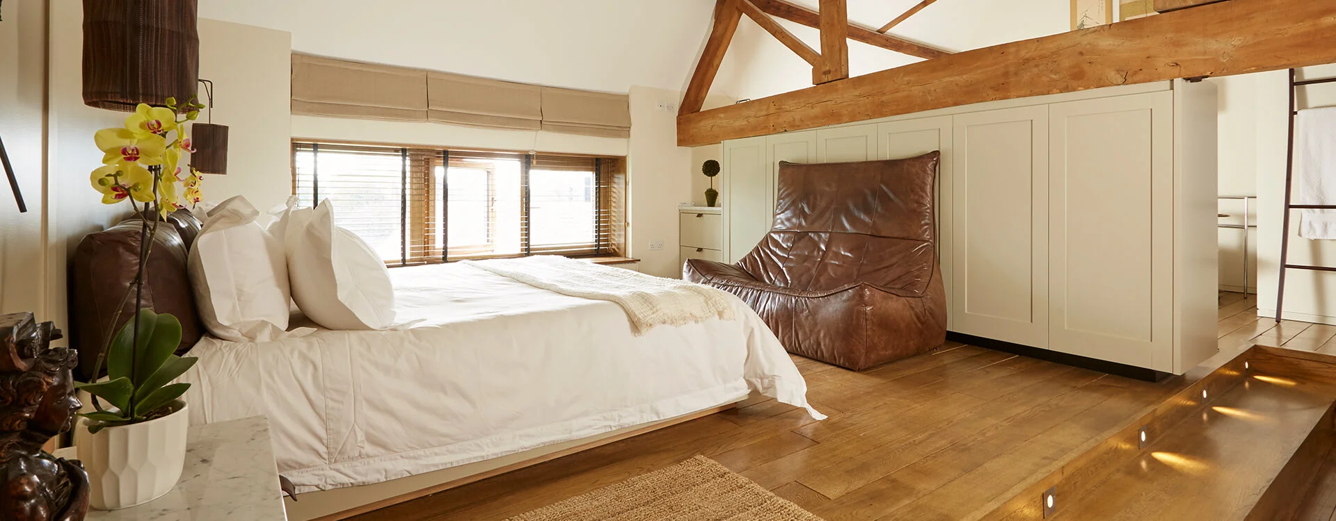EN_FS_CS_Photo_Whistlers-Barn_Bedroom.jpg