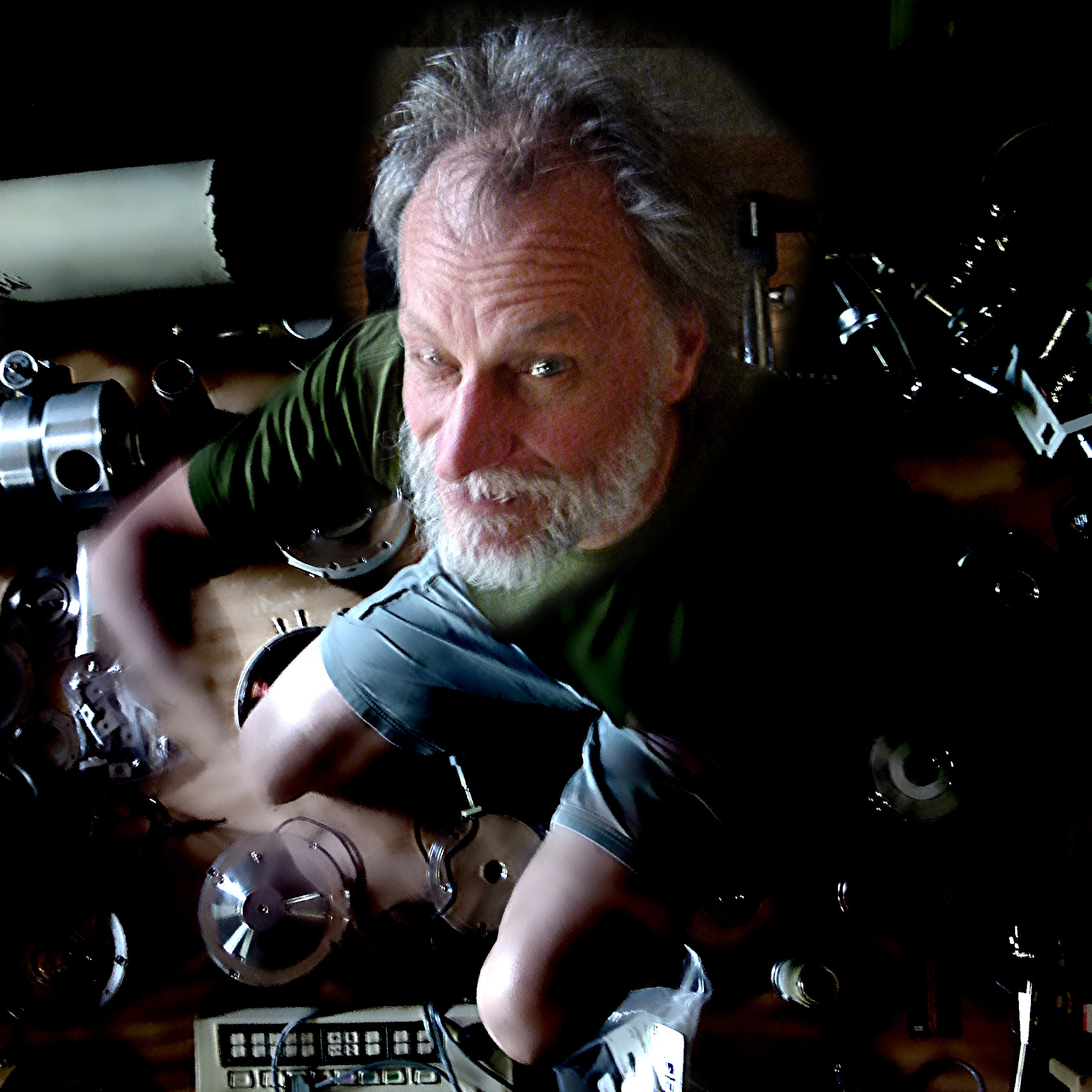 IAN_GIBBINS_PORTRAIT.jpg