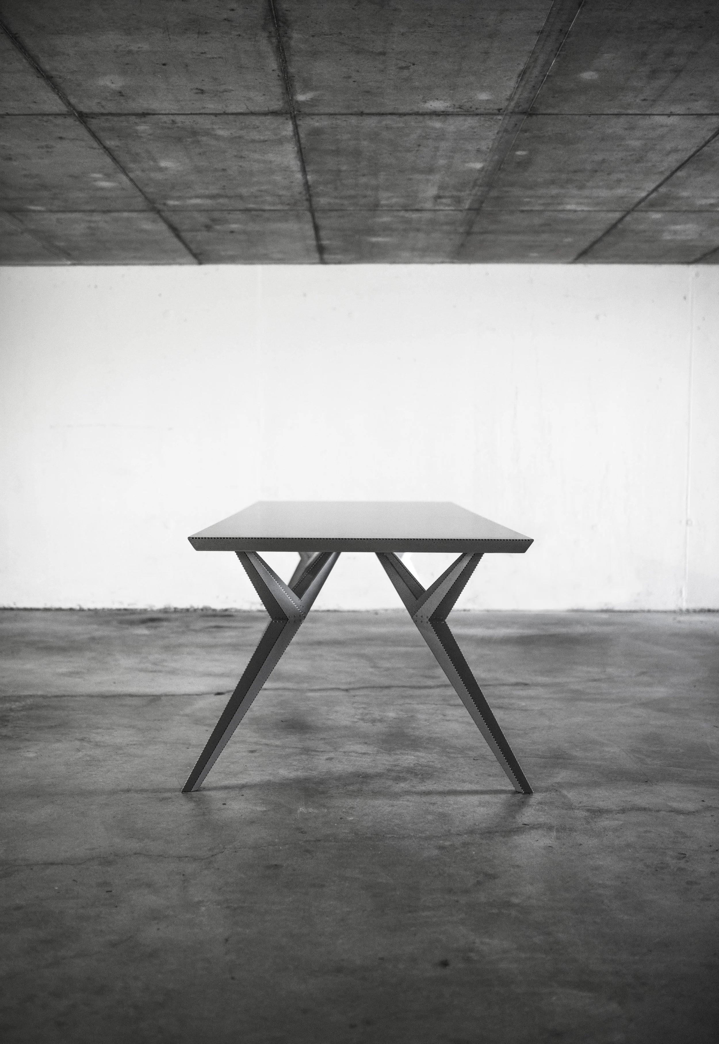 MANUEL MARTE TABLE GREY03.jpg