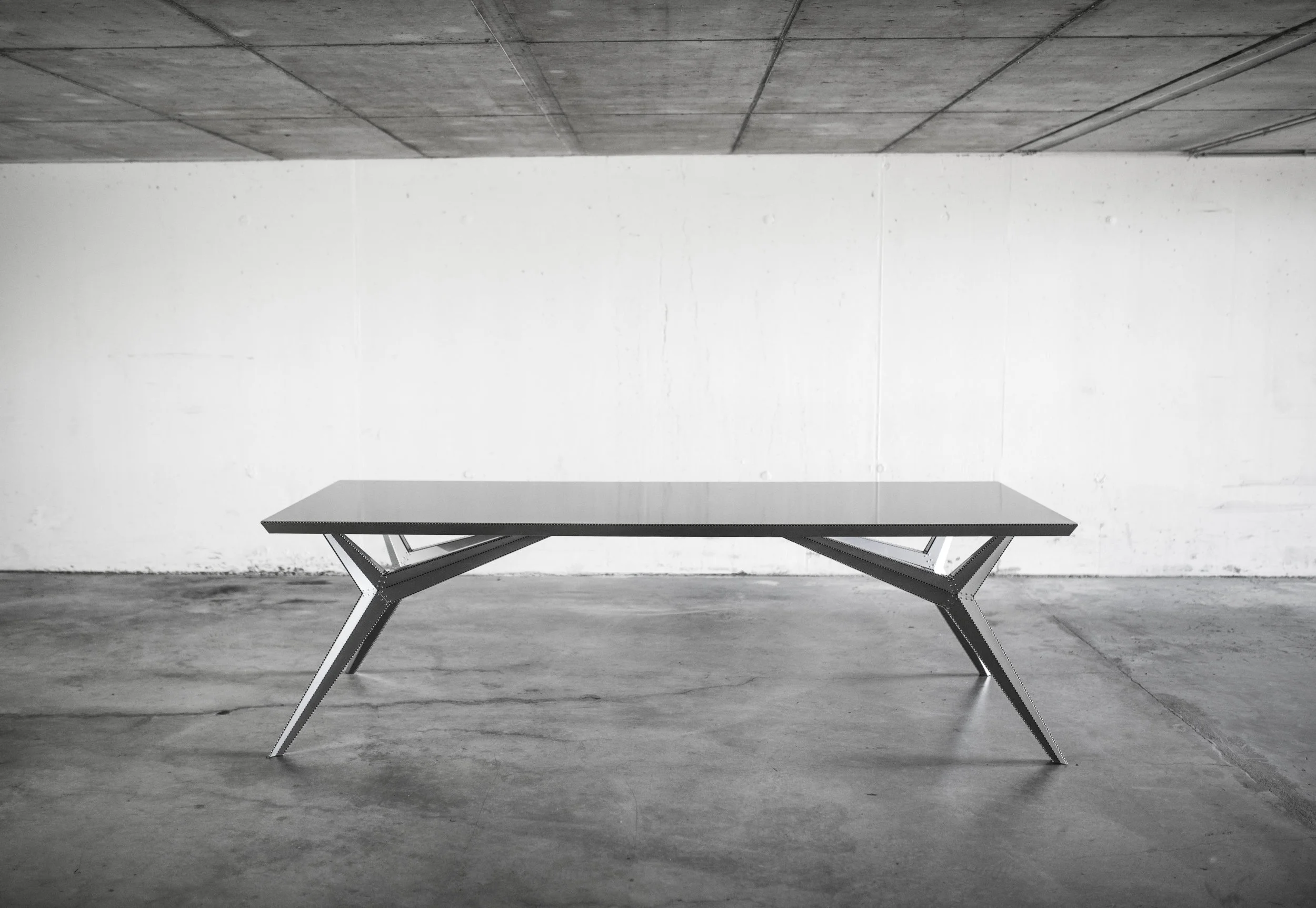MANUEL MARTE GLOSSY GREY TABLE01.jpg