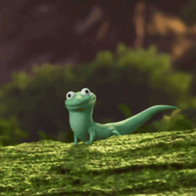An animated lizard waving at the camera