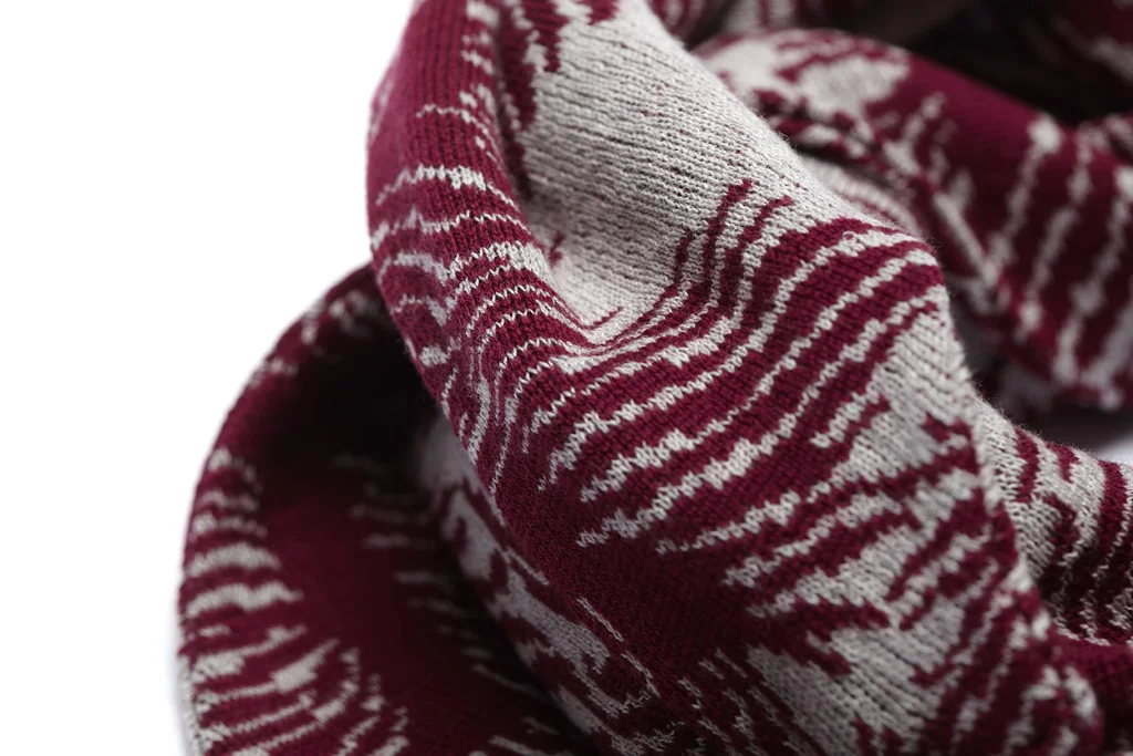 Plum feather3© Signe Emdal.jpg