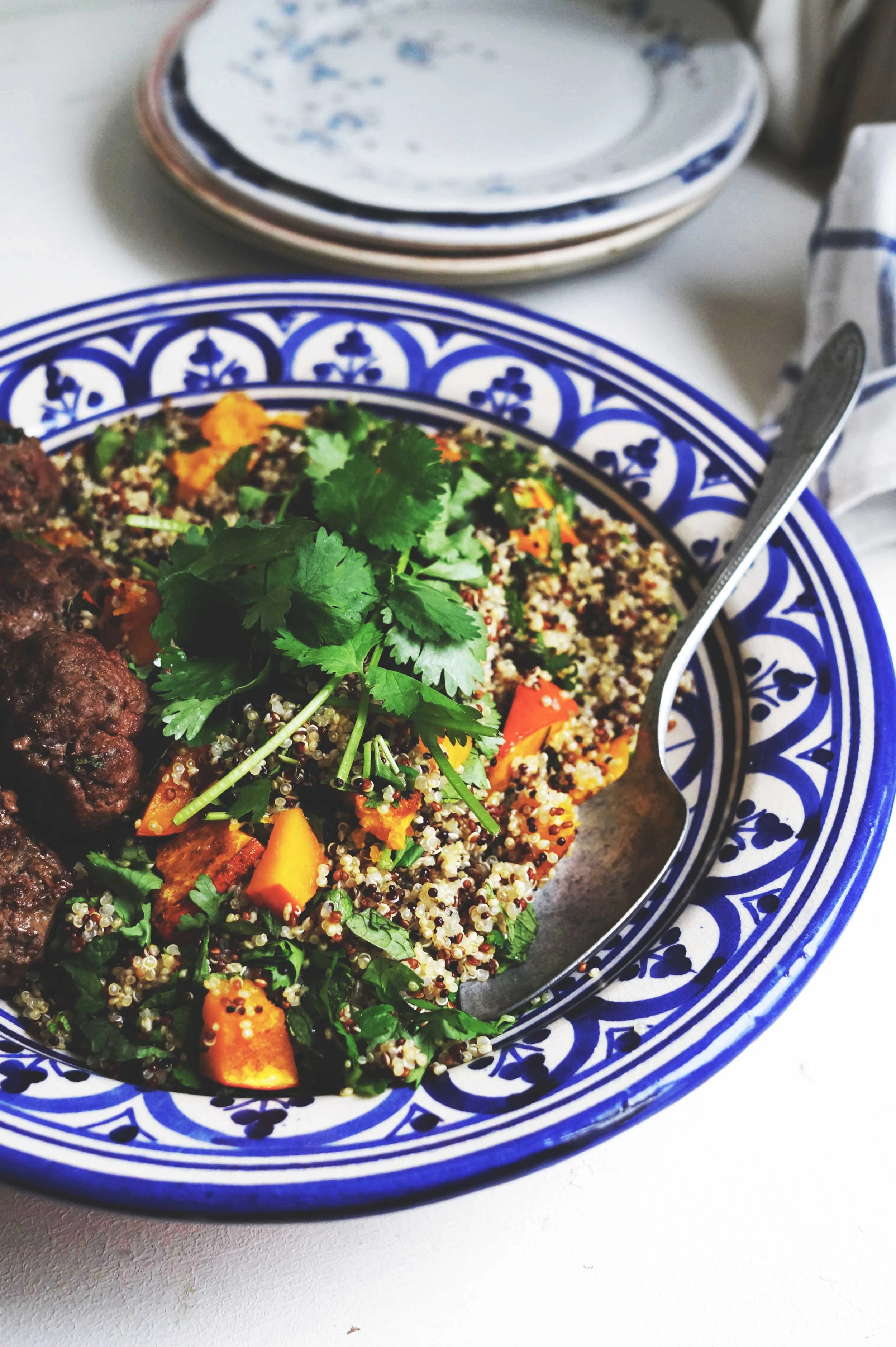 Quinoa met geroosterde pompoen & Marokkaanse gehaktballetjes