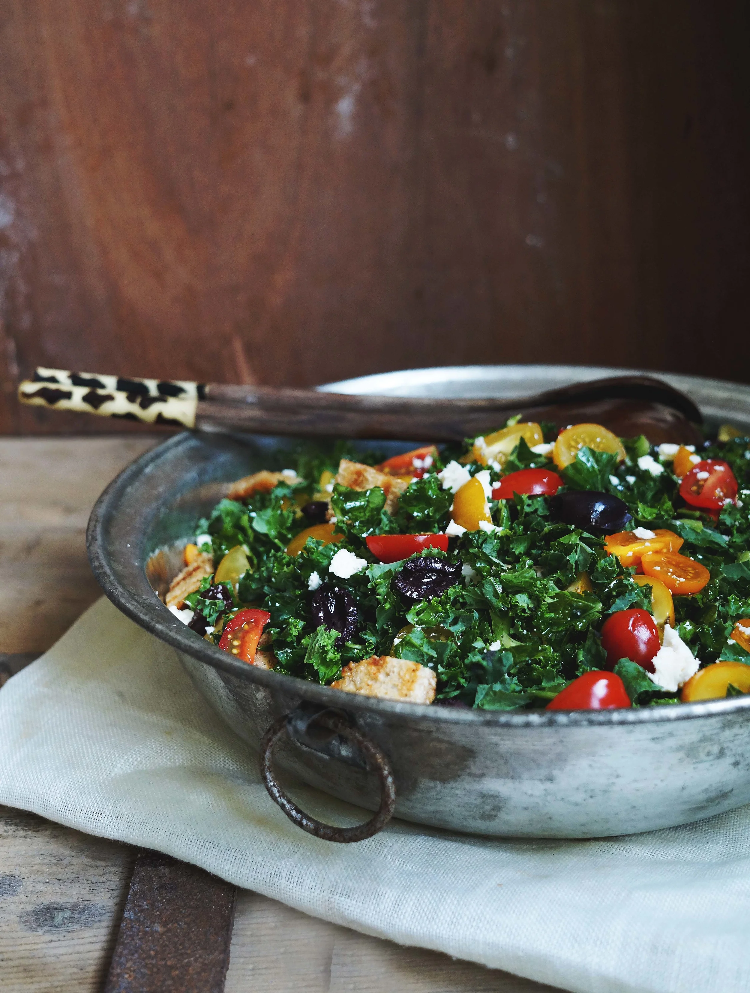 'Kale' salade met feta-knoflook dressing