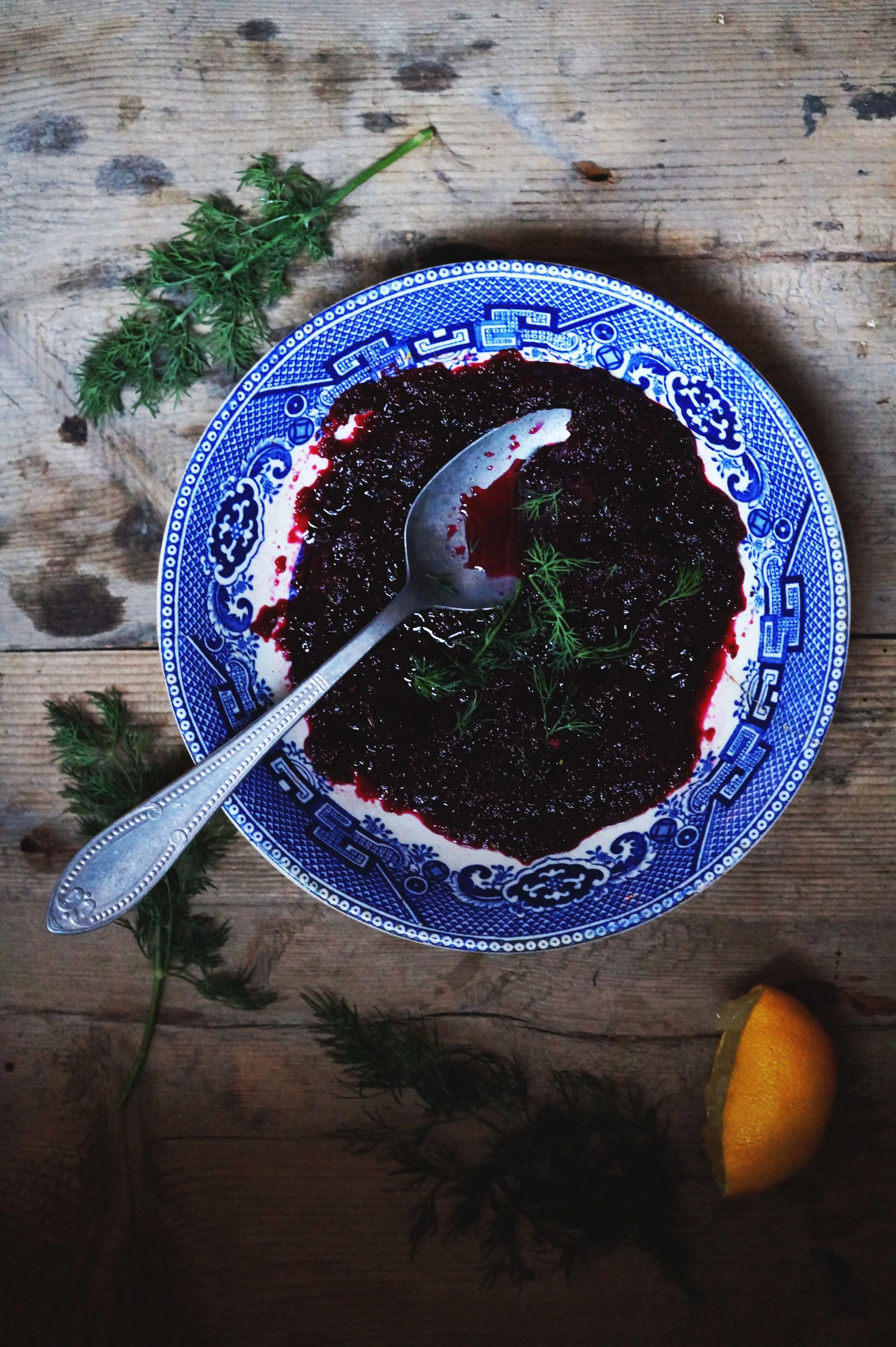 Op de huid gebakken zalm in bietenmarinade & mierikswortelcrème
