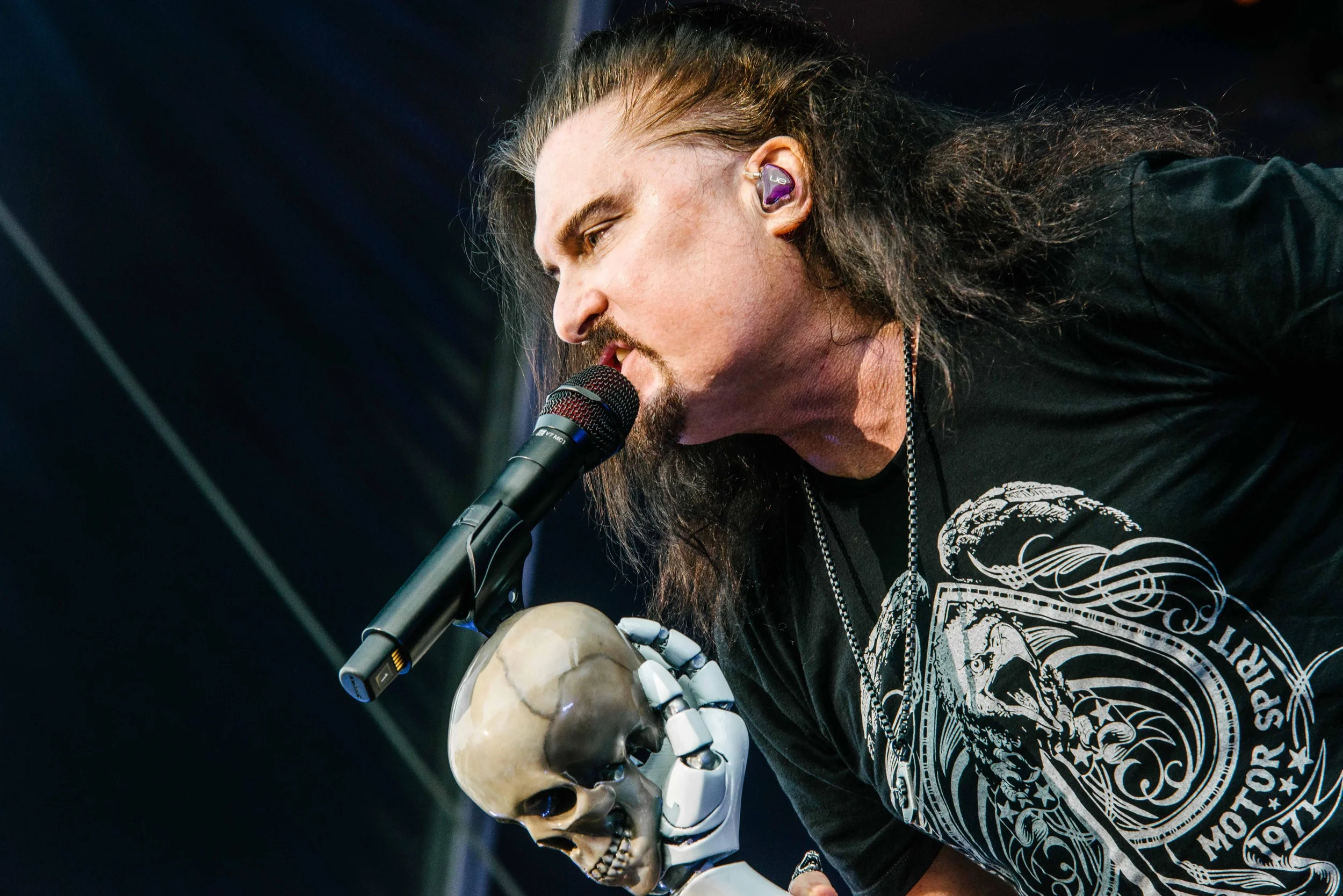 dream-theater-v7-mc1.jpg