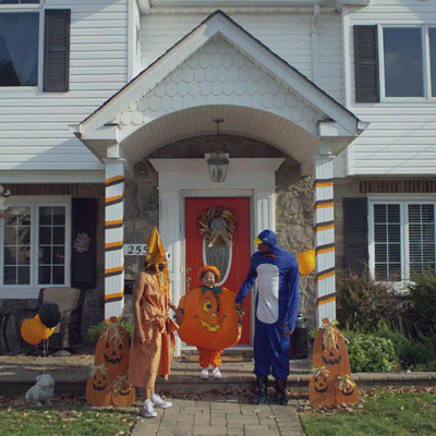 HOUSE_CS_01a_October_Halloween_BOOM_Stairs_CC04.gif