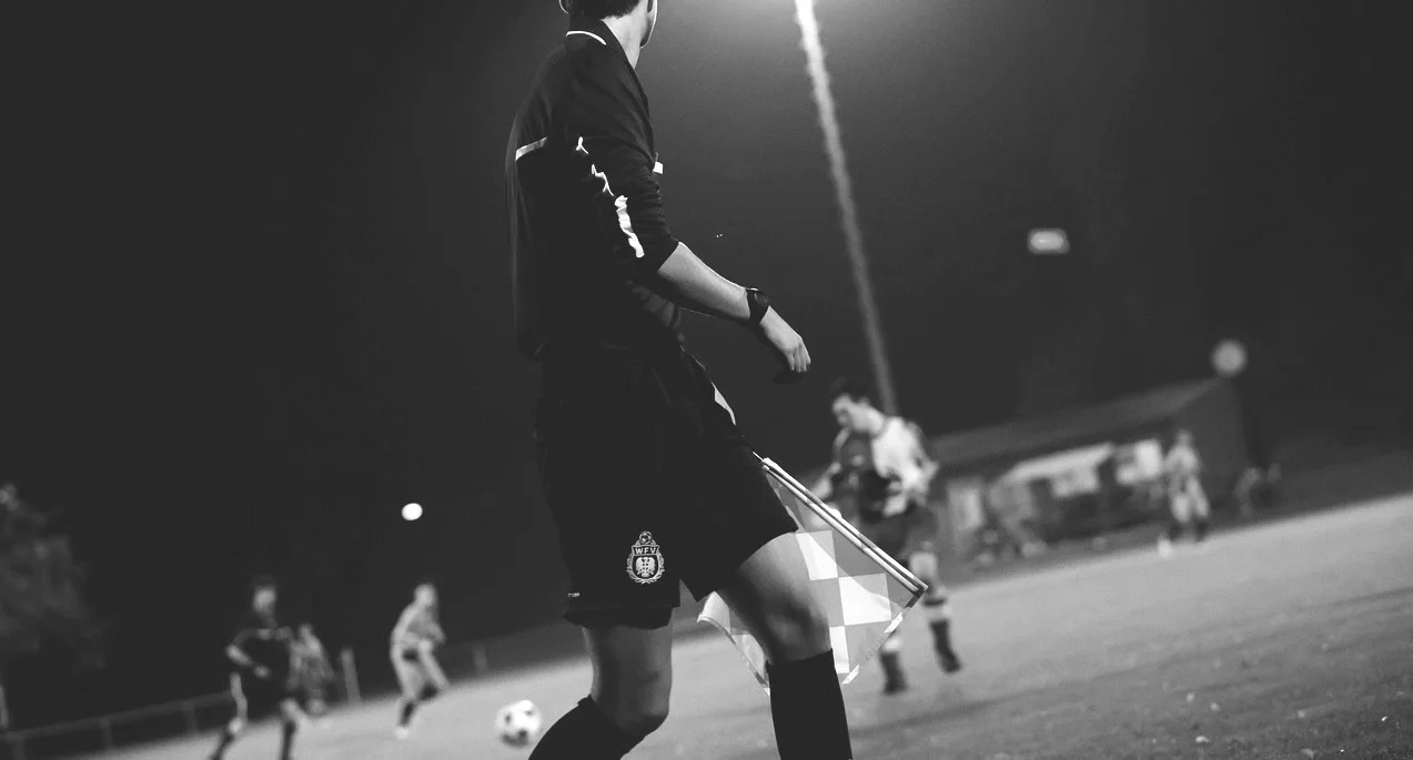 linesman-606231_1280 copy.jpg