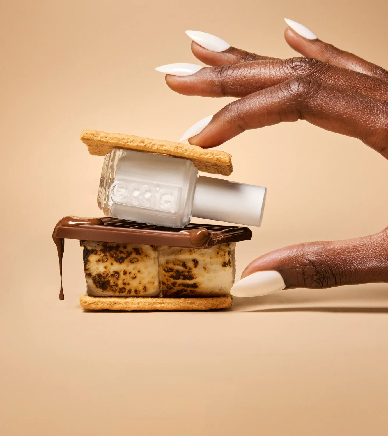 Jaime-Cody-Rosman-Creative-Image-Retouching-essie_2025_Social_Holiday2025_SH07_Marshmellow_Pack_Candy_0337.jpg