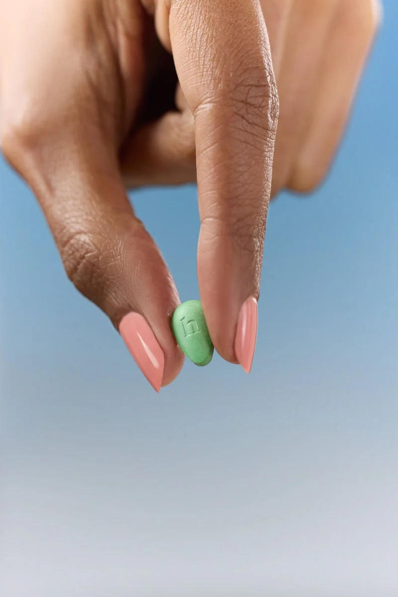 Jaime-Cody-Rosman-Creative-Image-Retouching-Still_Life_Seamless_Hers_Hand_Gradient_2807.jpg