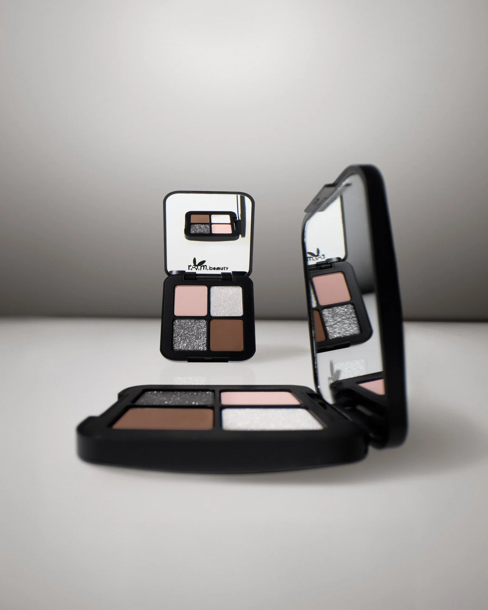 KV EYESHADOW QUAD4x5ArianaGrande-REMBeauty-Jaime-Cody-Retouching.jpg