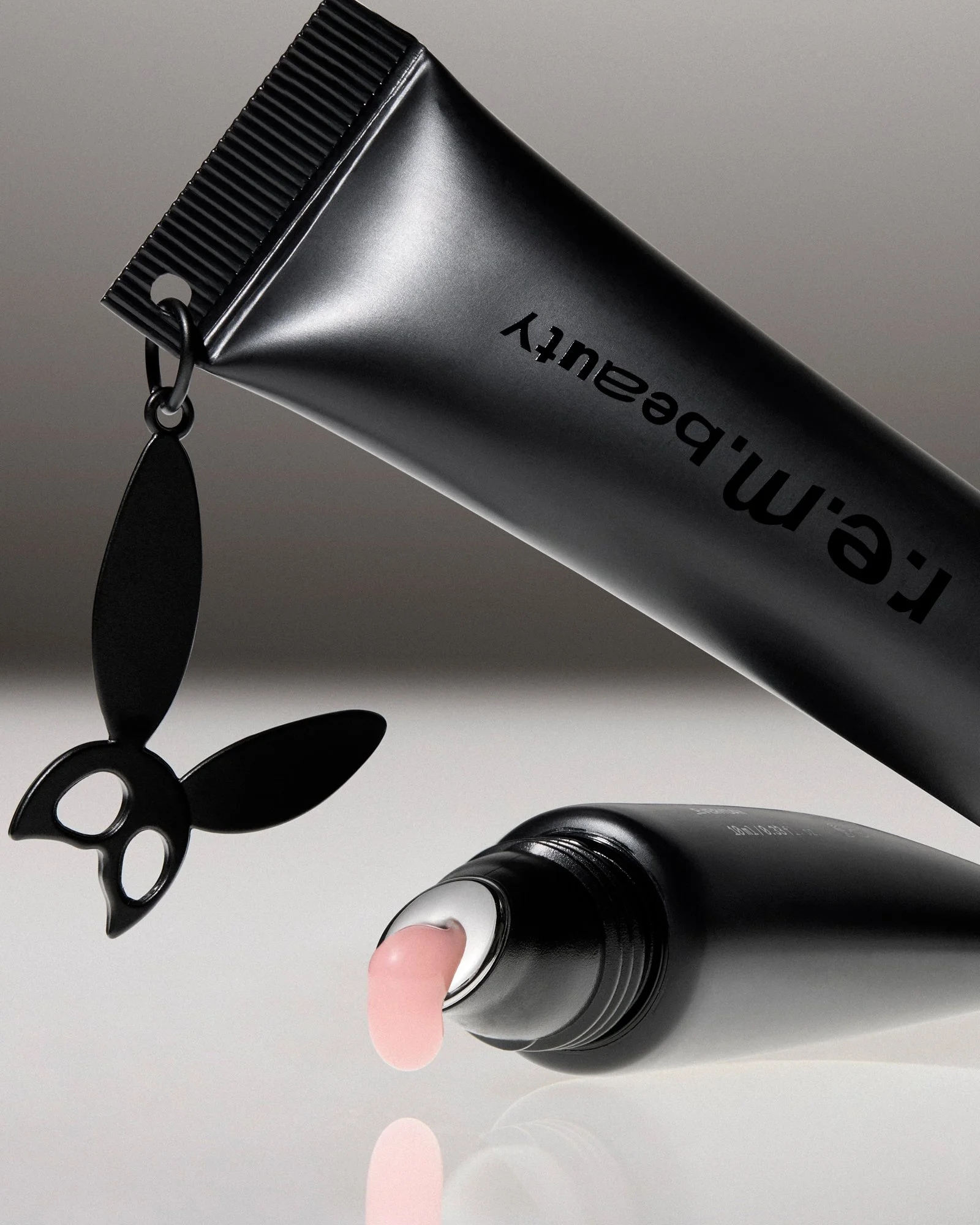 KV LIP MASK_4x5ArianaGrande-REMBeauty-Jaime-Cody-Retouching.jpg