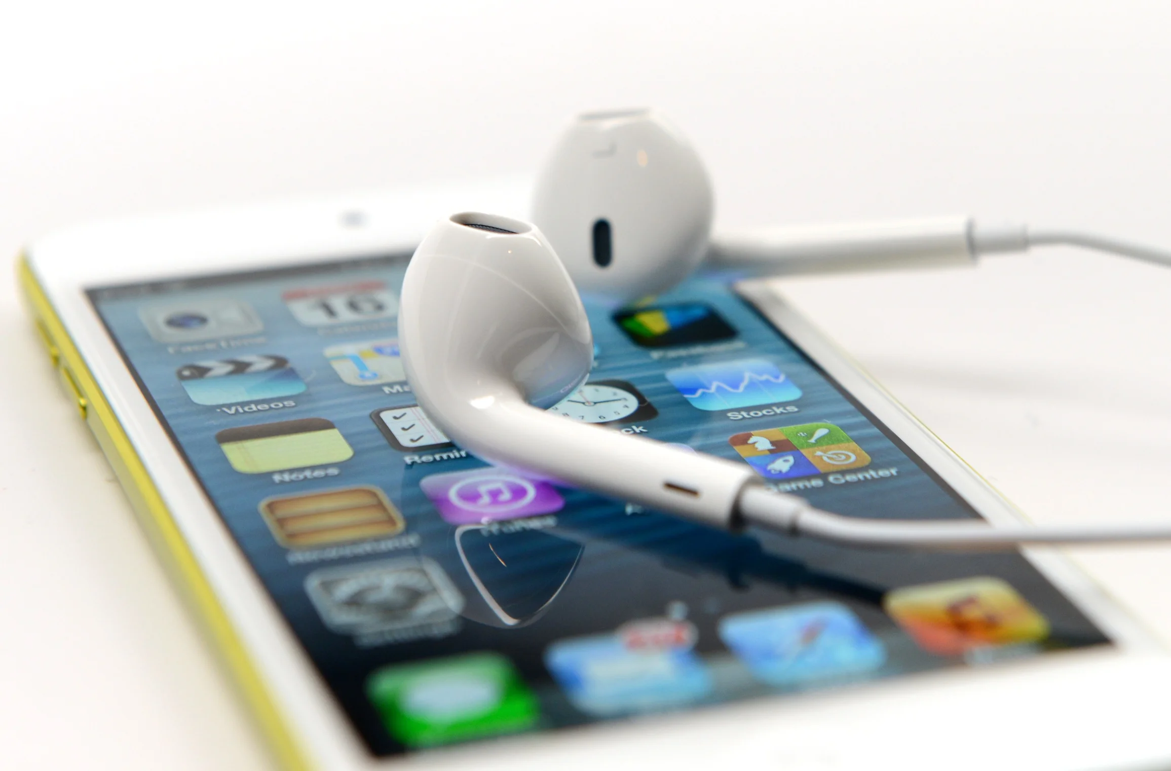 GEEKS ON THE GO: How To Use An iPod Touch As A Global Smartphone