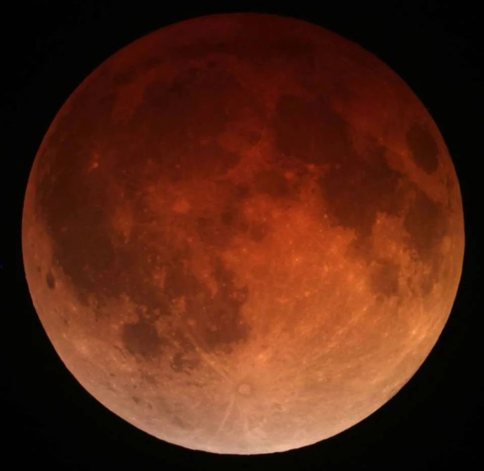 HOW TO Photograph a Total Lunar Eclipse