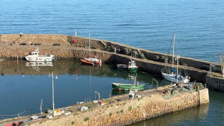 The simple joys of summer feel more precious than ever. #scotland #slowtravel
#wanderslowly
#traveldeeper
#exploreatyourpace
#savorthejourney
#extendstaytravel
#icouldliveherebook #eastneuk