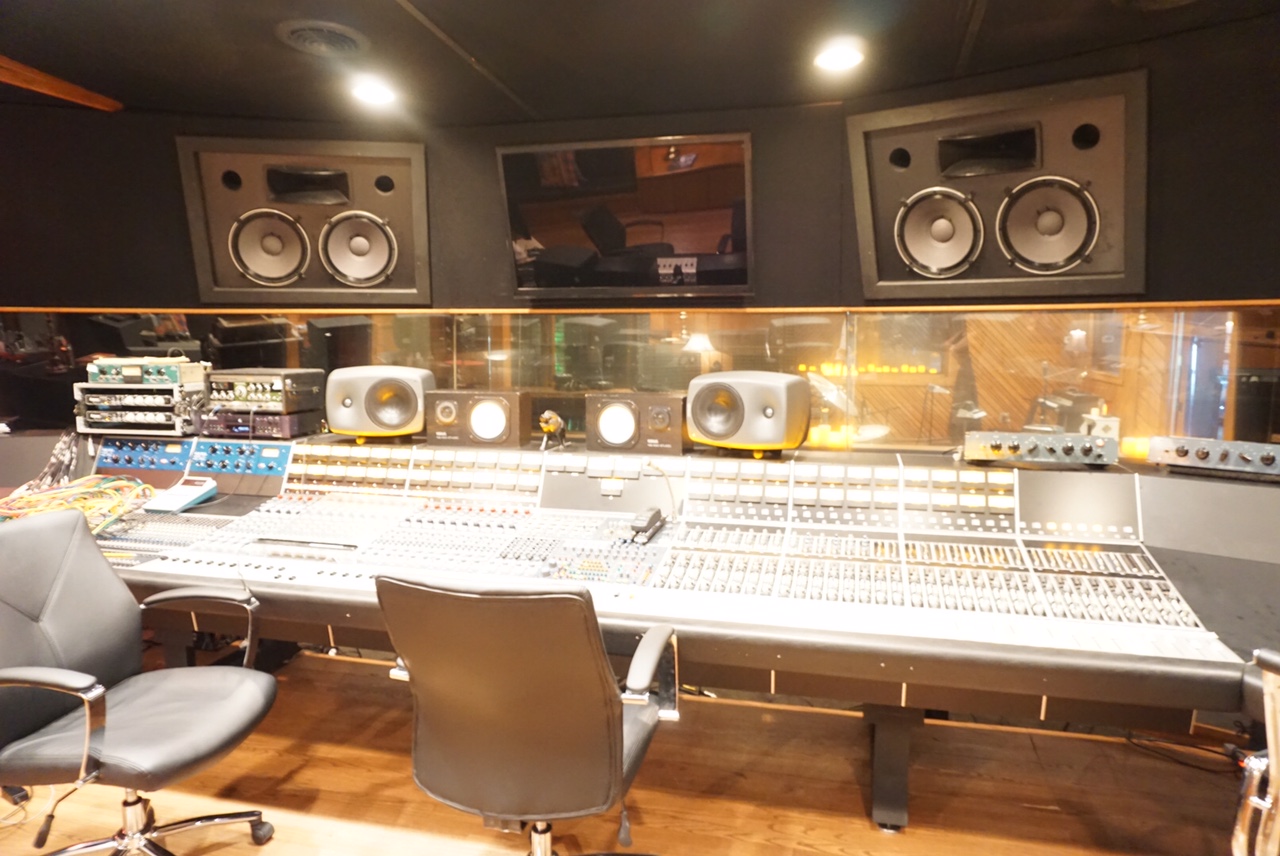 Neve/API hybrid boards at Arlyn Studios