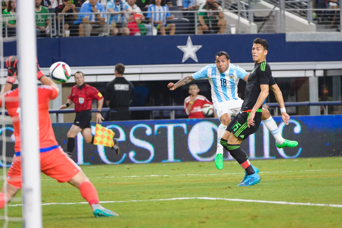 Mexico-vs-Argentina-CarlosBarron-69.jpg