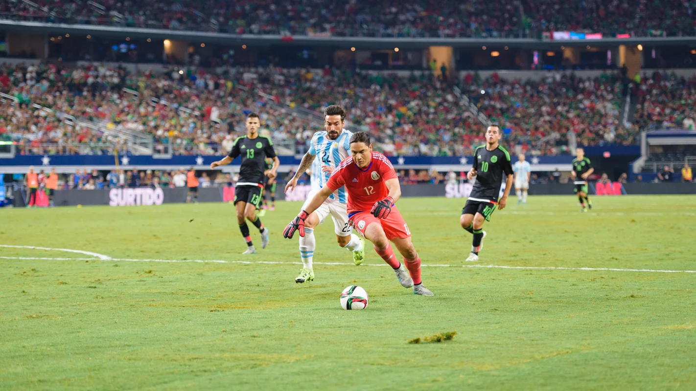 Mexico-vs-Argentina-CarlosBarron-98.jpg