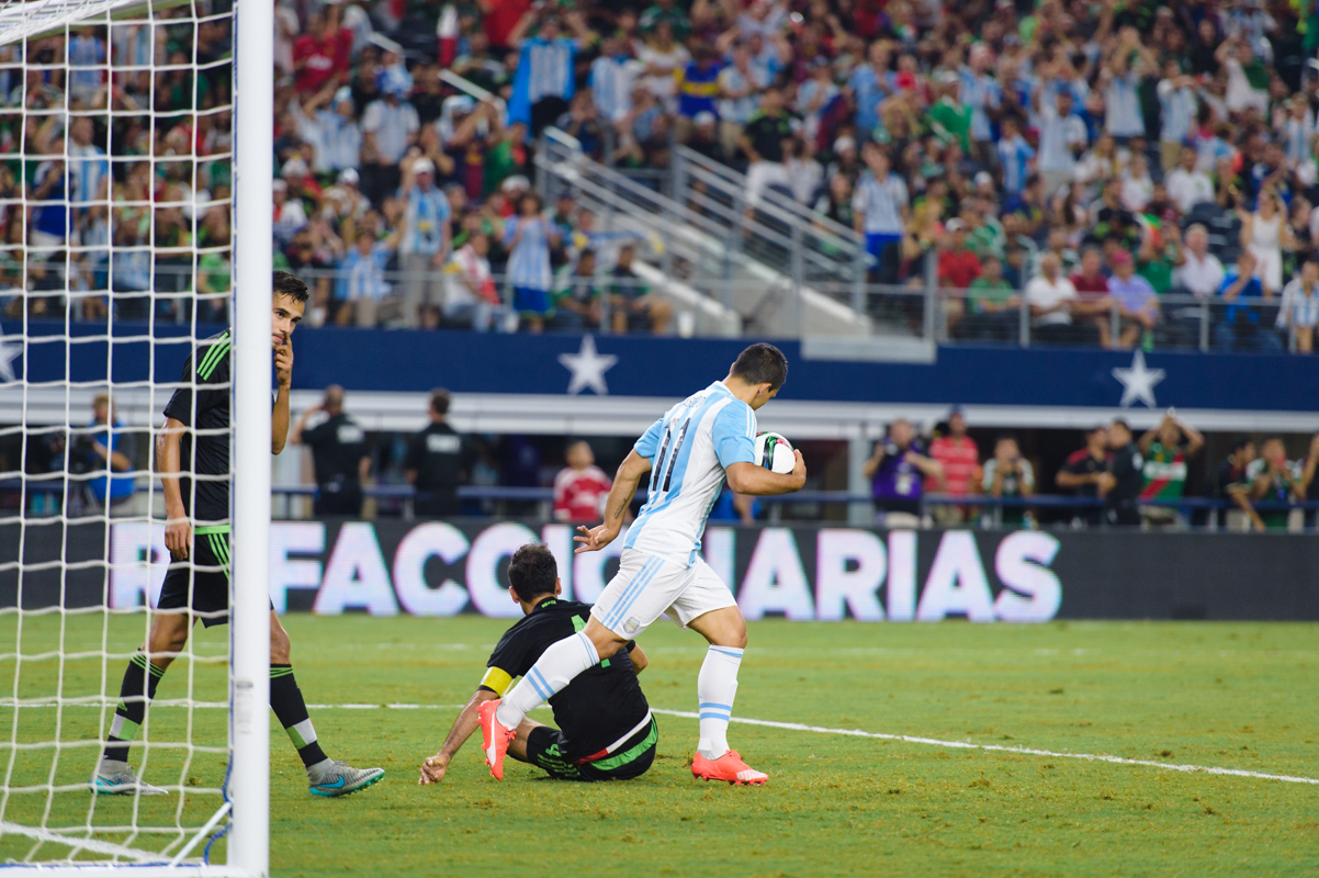 Mexico-vs-Argentina-CarlosBarron-103.jpg