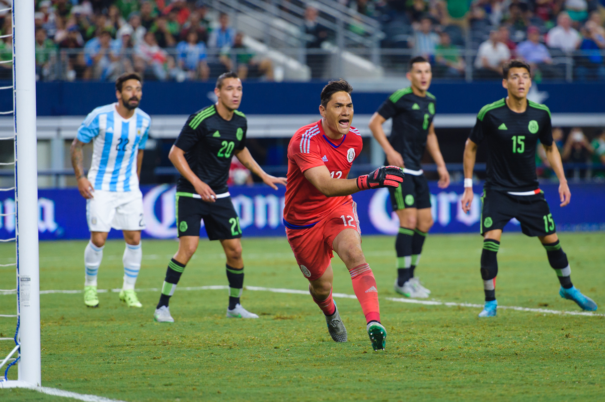 Mexico-vs-Argentina-CarlosBarron-118.jpg