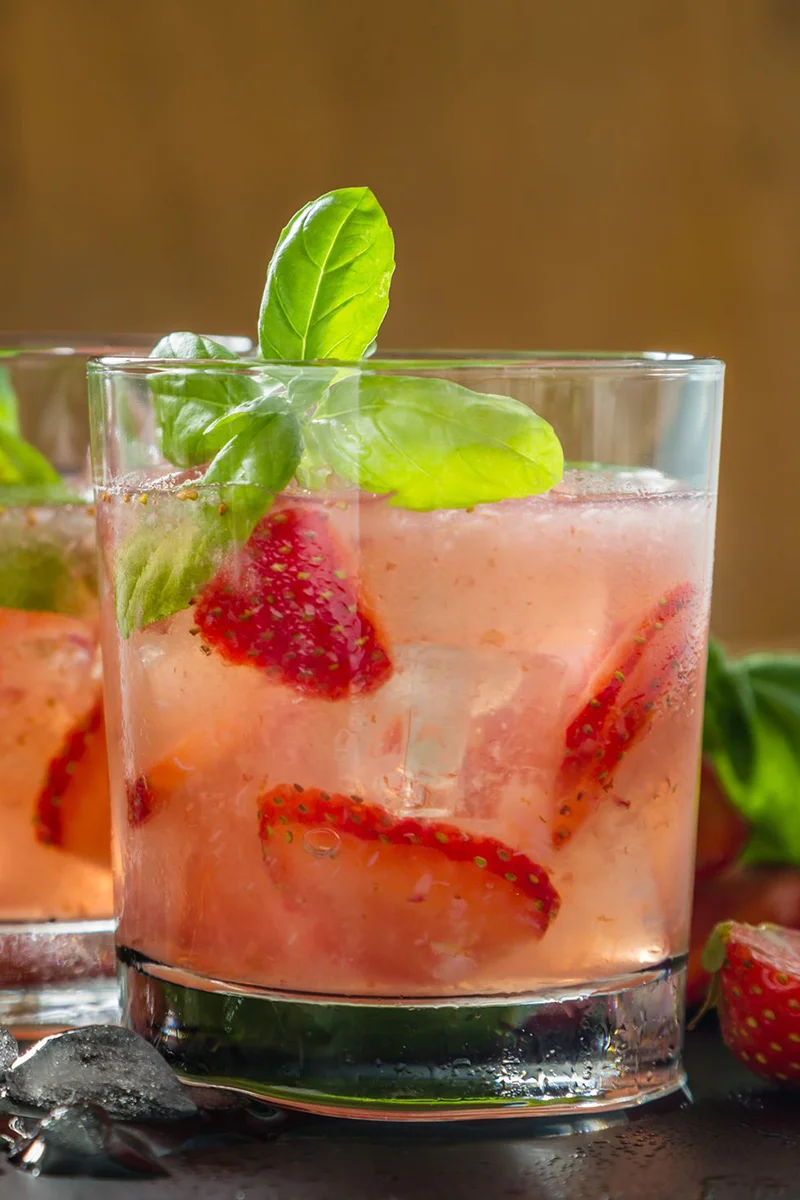 strawberry-basil-lemonade-gettyimages-576720584-1529348590.jpg