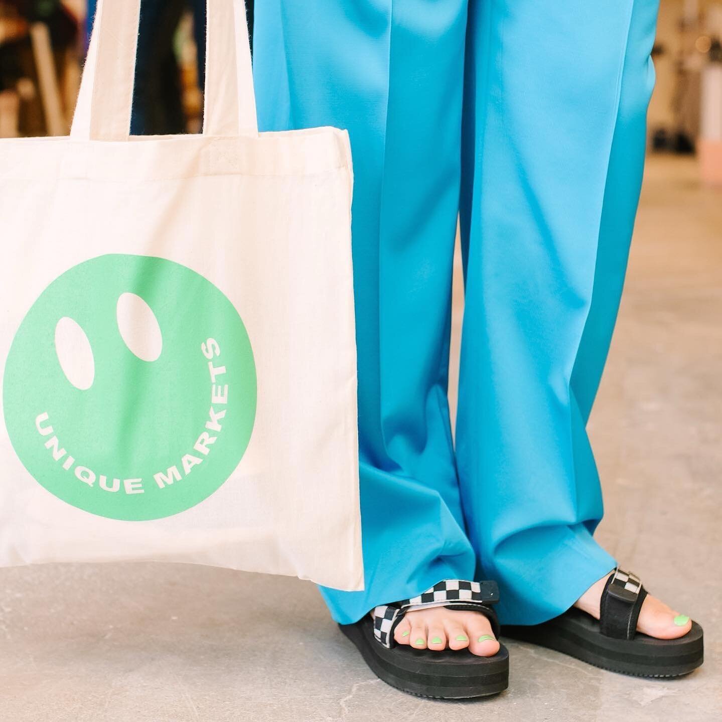 🤩 Snag our free bag! The Spring totes are C-U-T-E AF and double sided&hellip; get yours this wknd in DC!

#uniquemarketsdc #shoplocal #shopsmall #madeindc