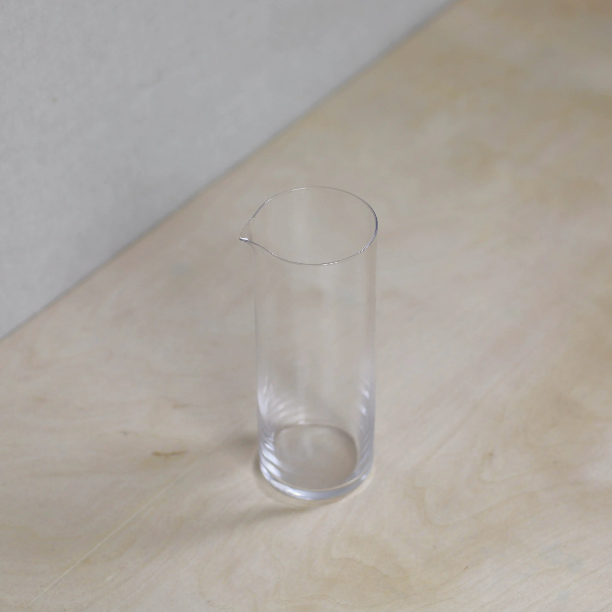 GLASS VASE 8in (3).jpg