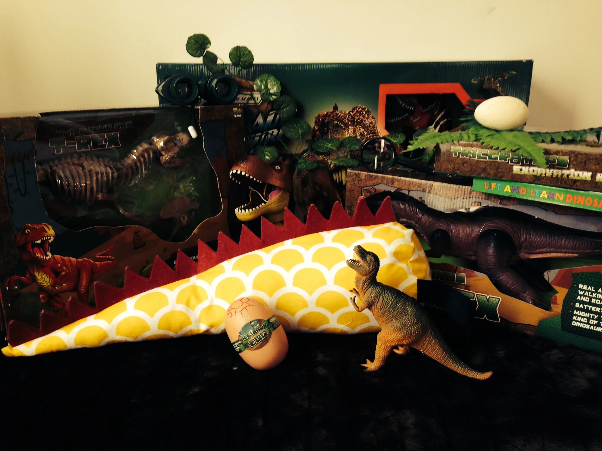 Dinosaur Prize Pack Valued at $100! Click to enlarge picture