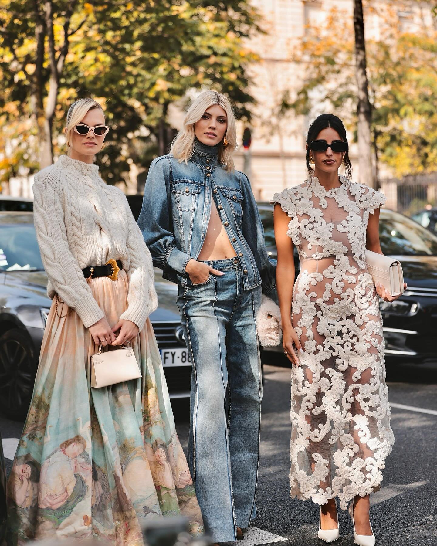 Paris streetstyle with @nadineleopold @devwindsor @bettinalooney during fashionweek - photos by @benjaminkwanphoto 
:
:
:
:
:
#nadineleopold #devonwindsor #bettinalooney #zimmermann #paris #fashionweek #pfw #fw #streetstyle #moda #summer #summertrend