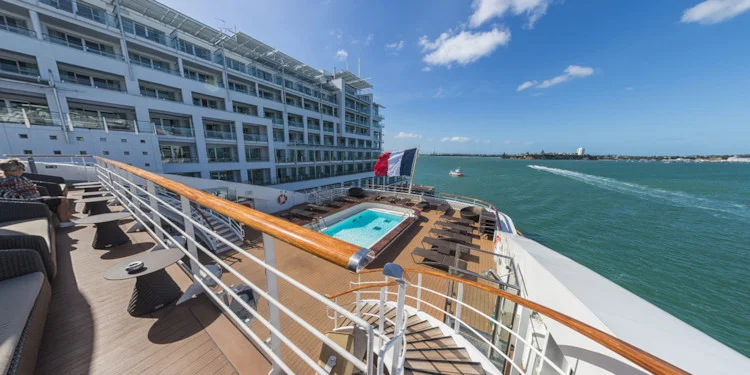 Auckland Docks - Deck 6 Stern