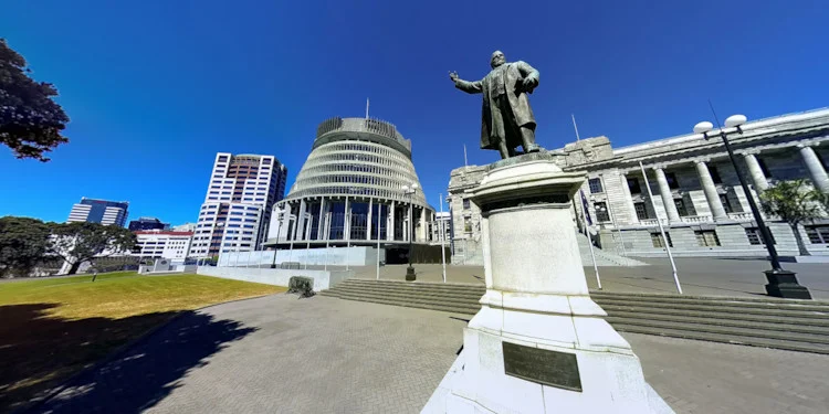 Beehive &amp; Richard Seddon Statue