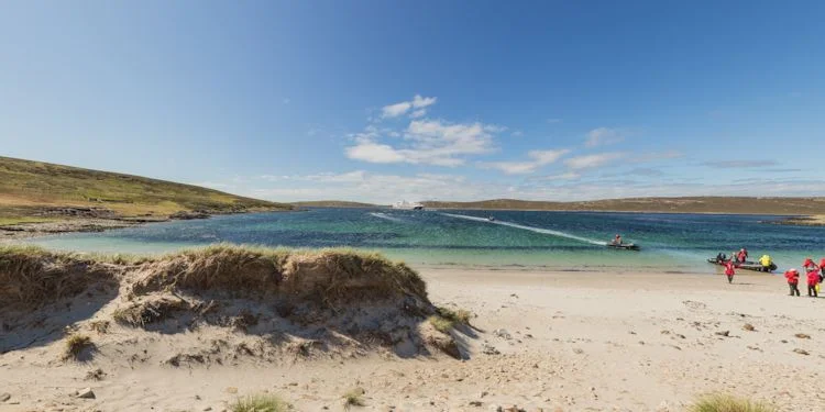 Passenger returning from the Rookery
