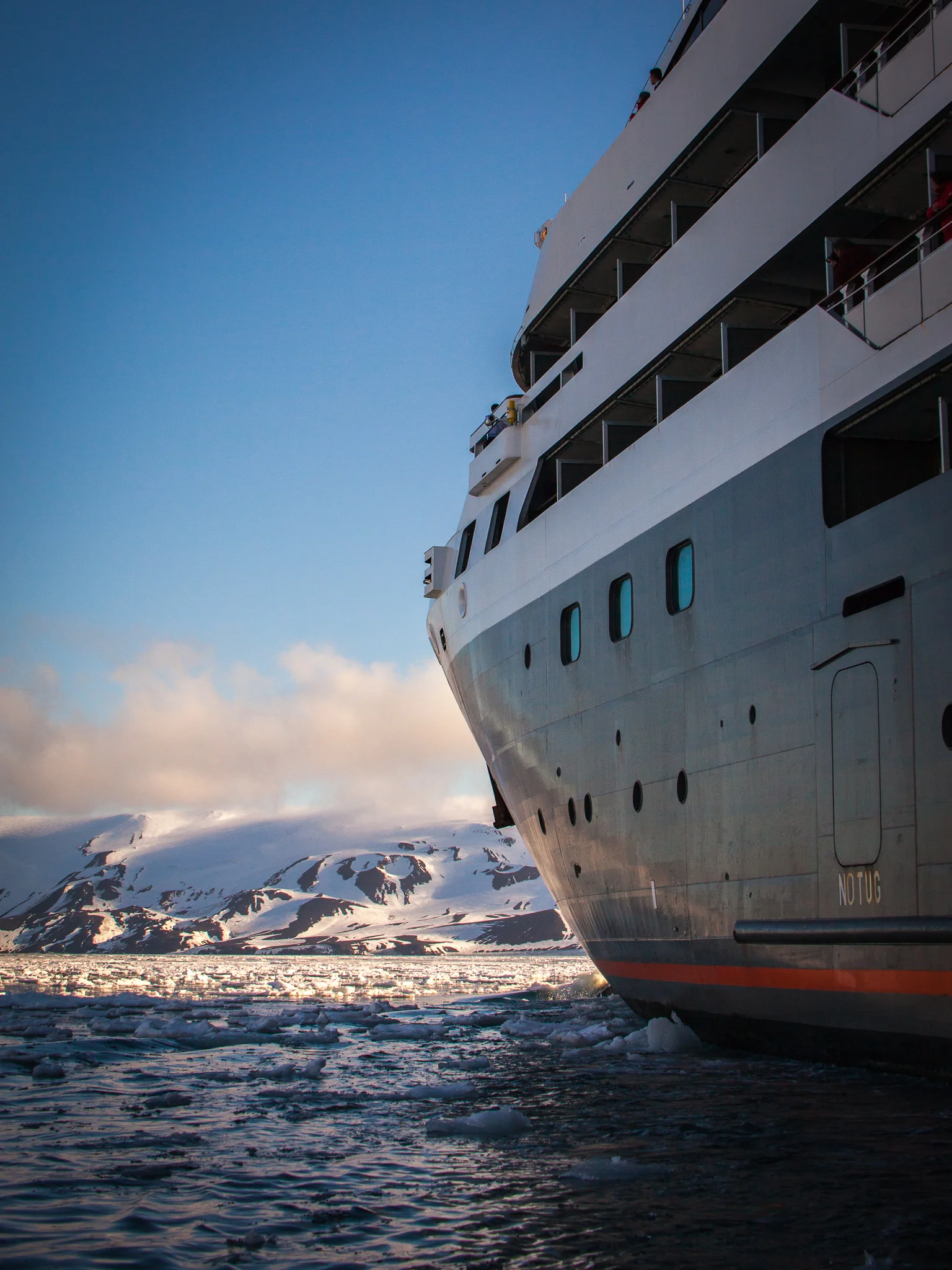 Approaching ice floes - Kelly Redhead