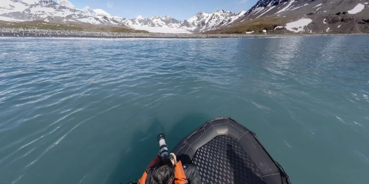 Exploring the coastline on the way back to L'Austral