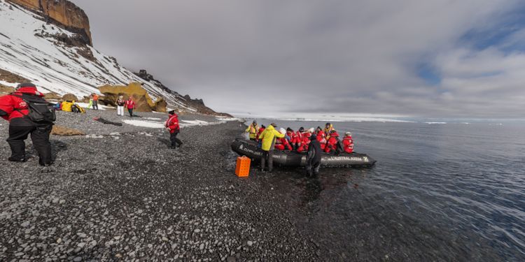 Wet Landing on to the Antarctica Continent