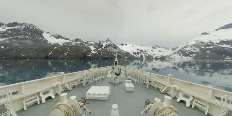 Approaching Larsen Harbour