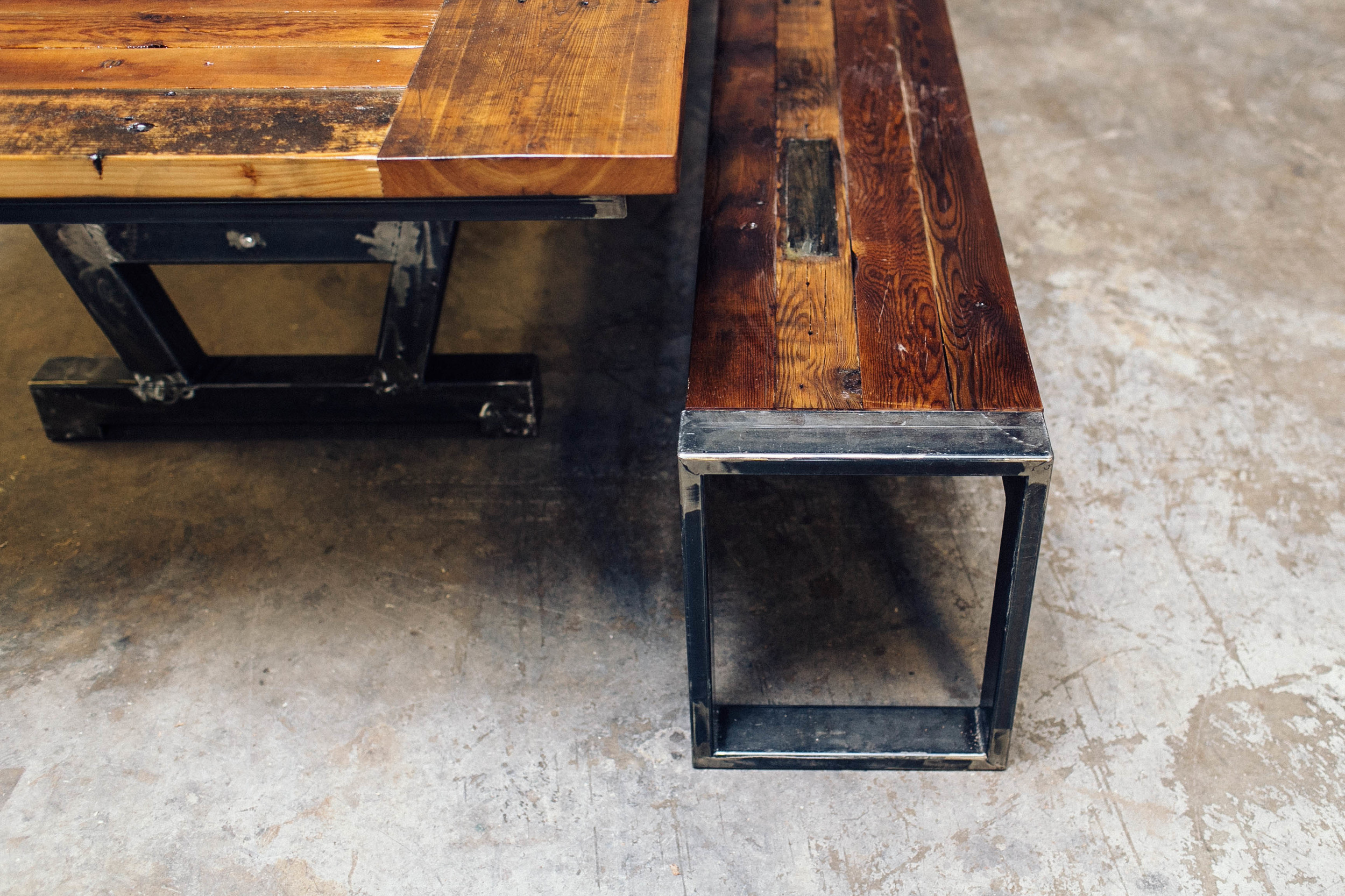 barnwood_diningtable_crawford20141113_0001.jpg