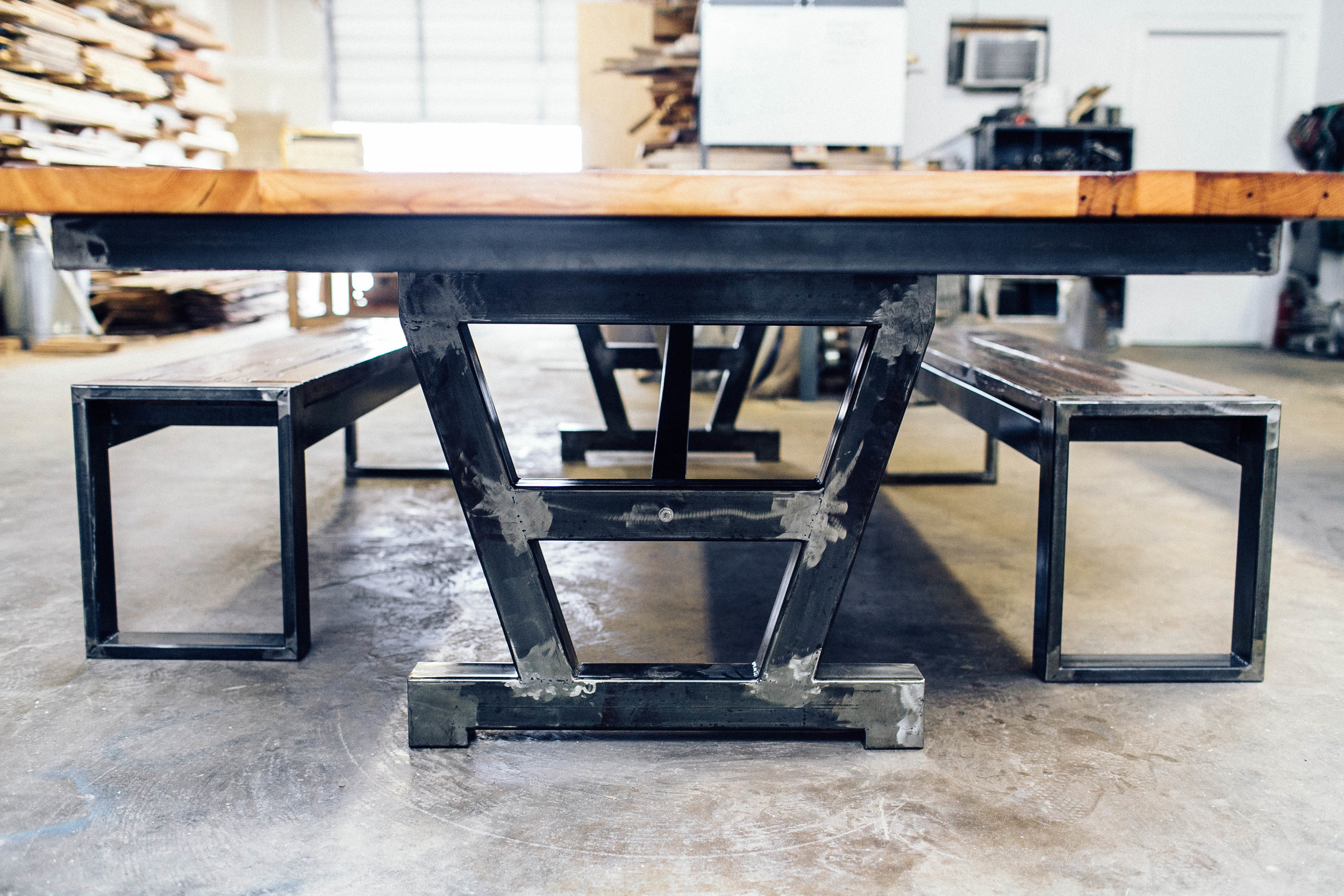 barnwood_diningtable_crawford20141113_0006.jpg