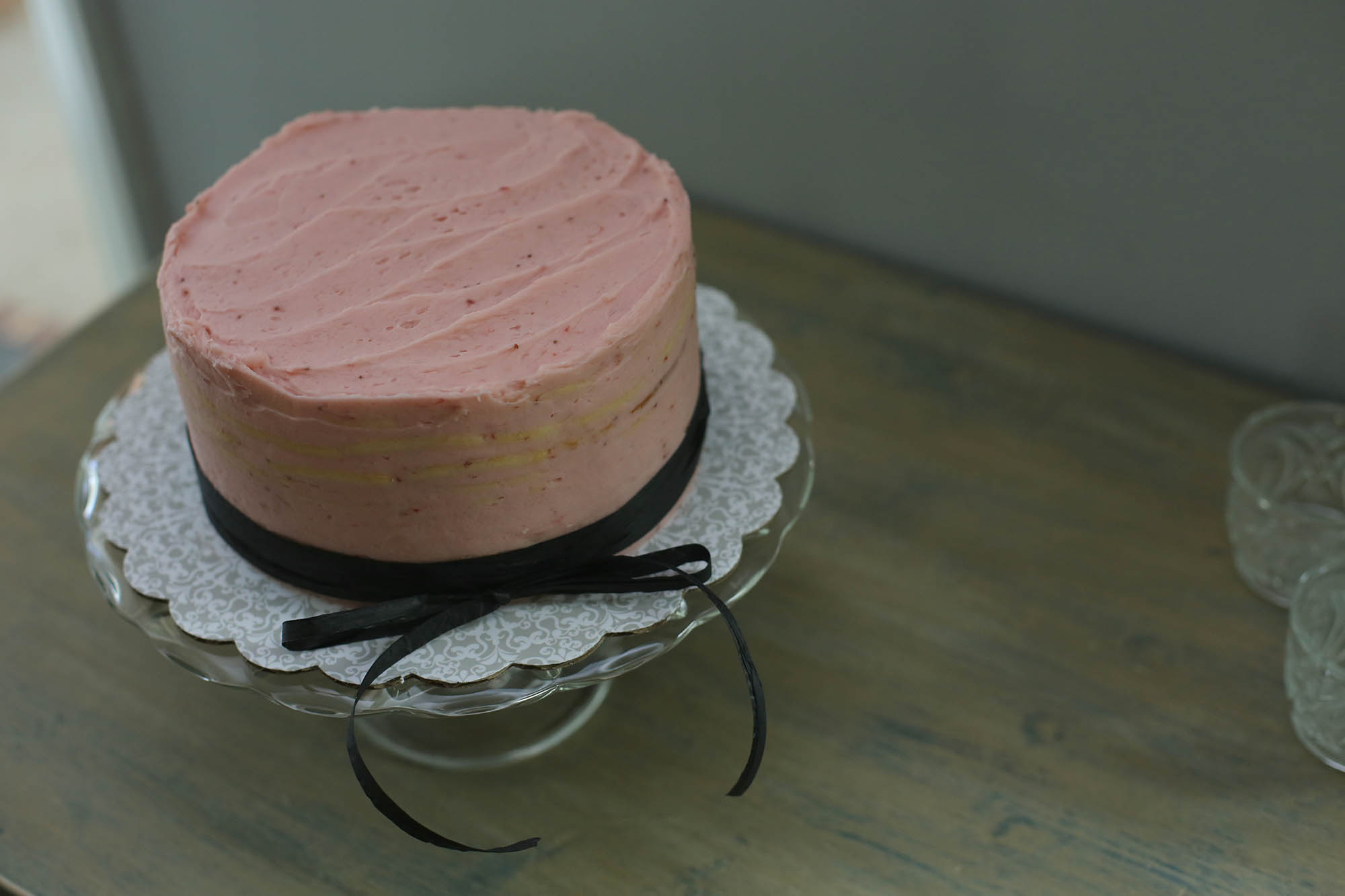 strawberry buttercream, yes! I love the black bow, for that signature mama ward's look